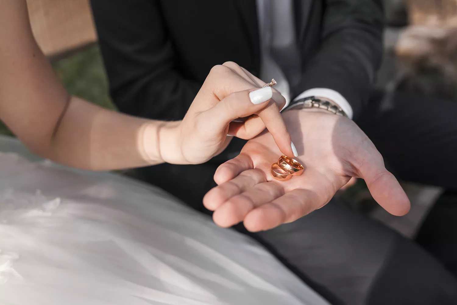 婚後佩戴一起挑選的結婚戒指。