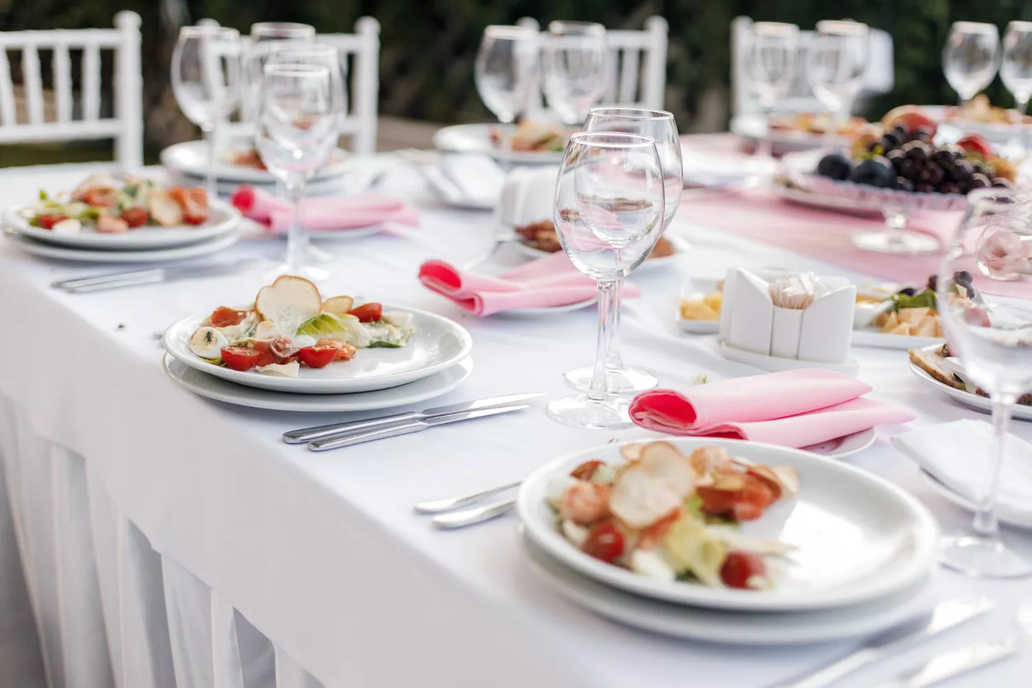 戶外婚禮餐點依提供的餐點形式不同，價格也有所不同。