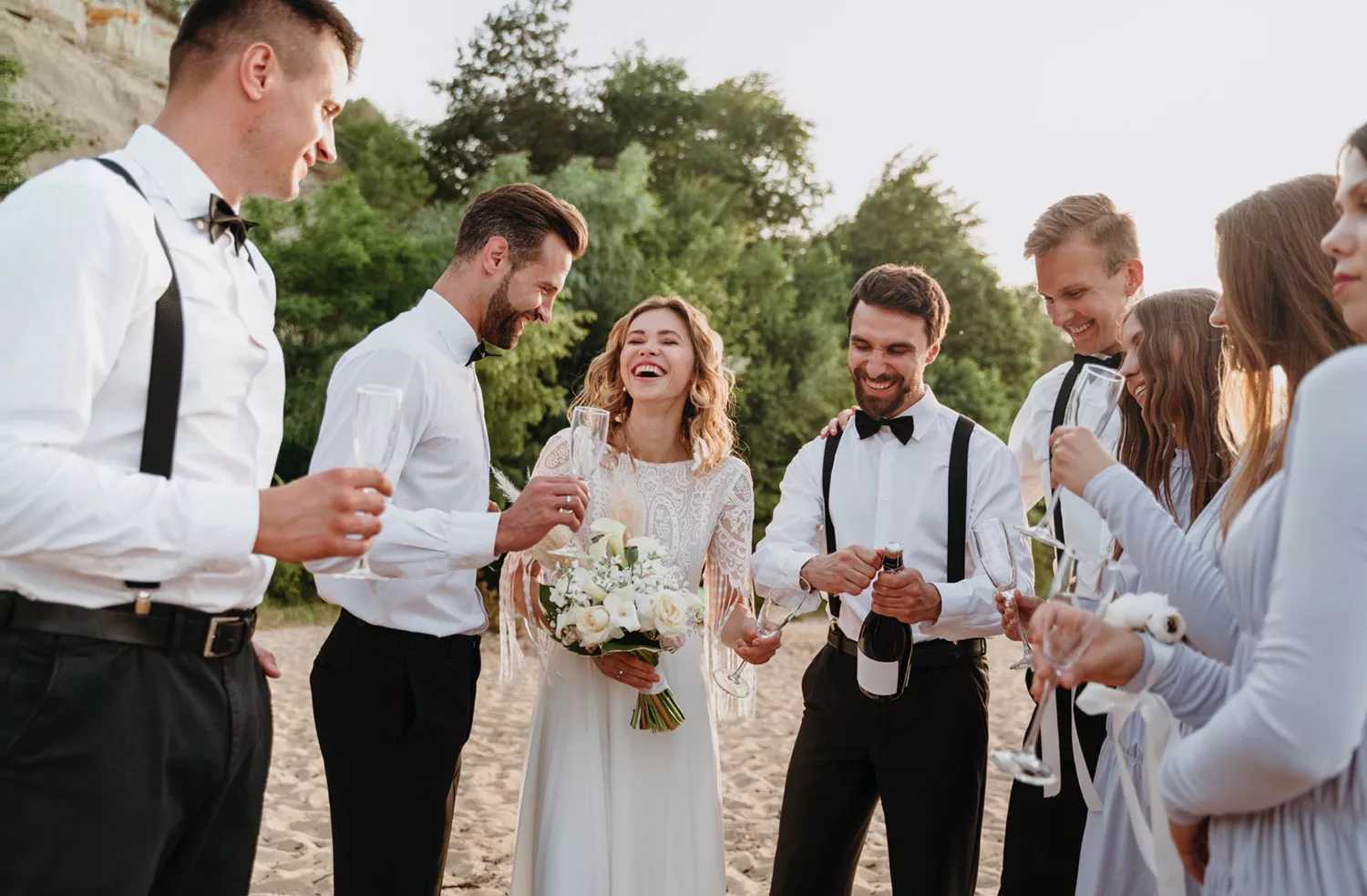 戶外婚禮比起一般宴會廳更能加深親友間的互動。