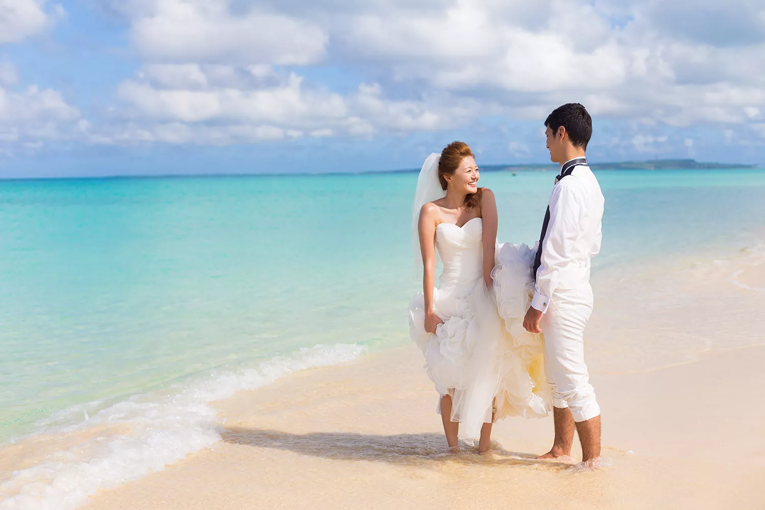 沖繩擁有美麗的潔白沙灘，是許多台灣新人的理想海外婚禮勝地。
