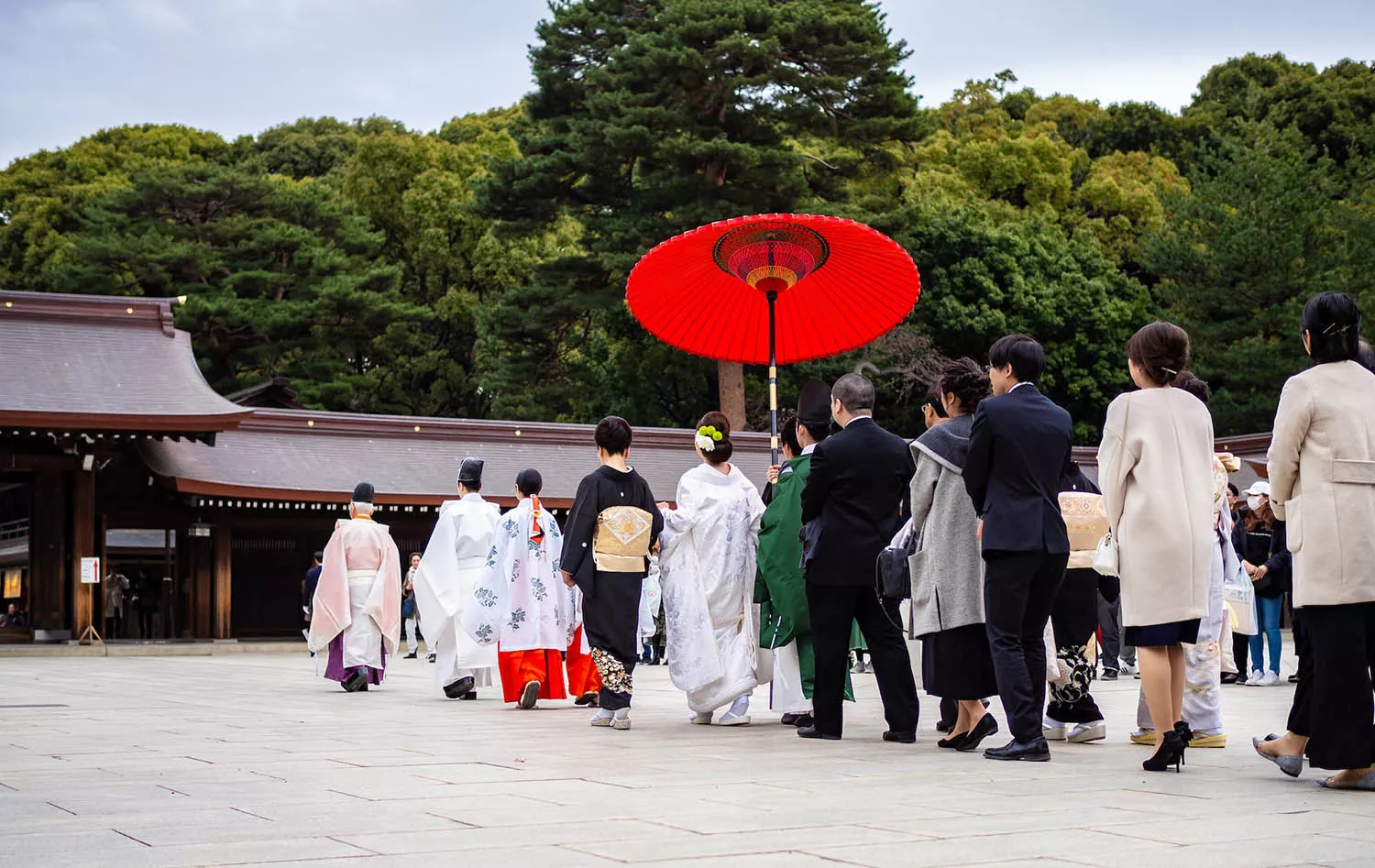 日本婚禮穿搭跟台灣婚禮穿搭有相似也有不同之處。