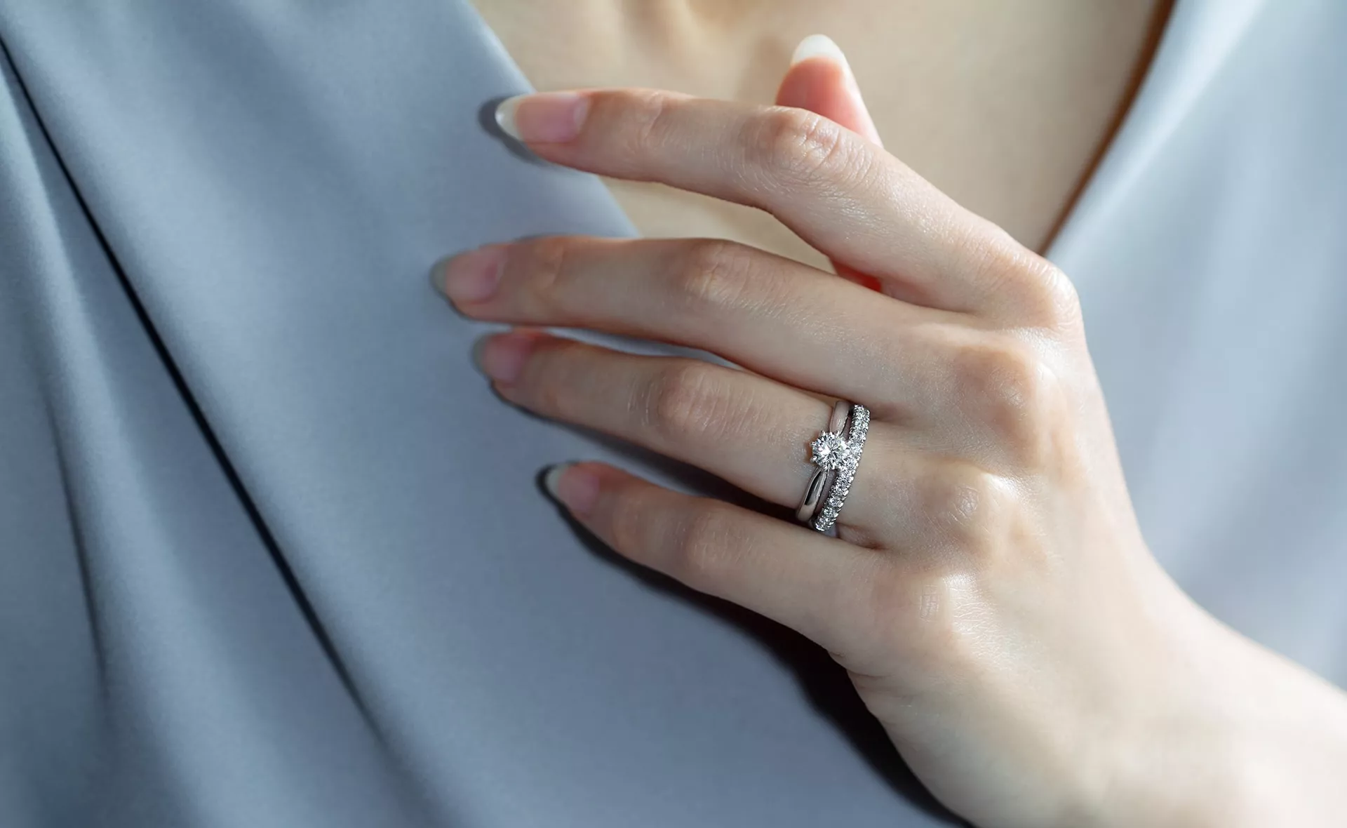 直線型戒指和疊戴上擁有最高的自由度。