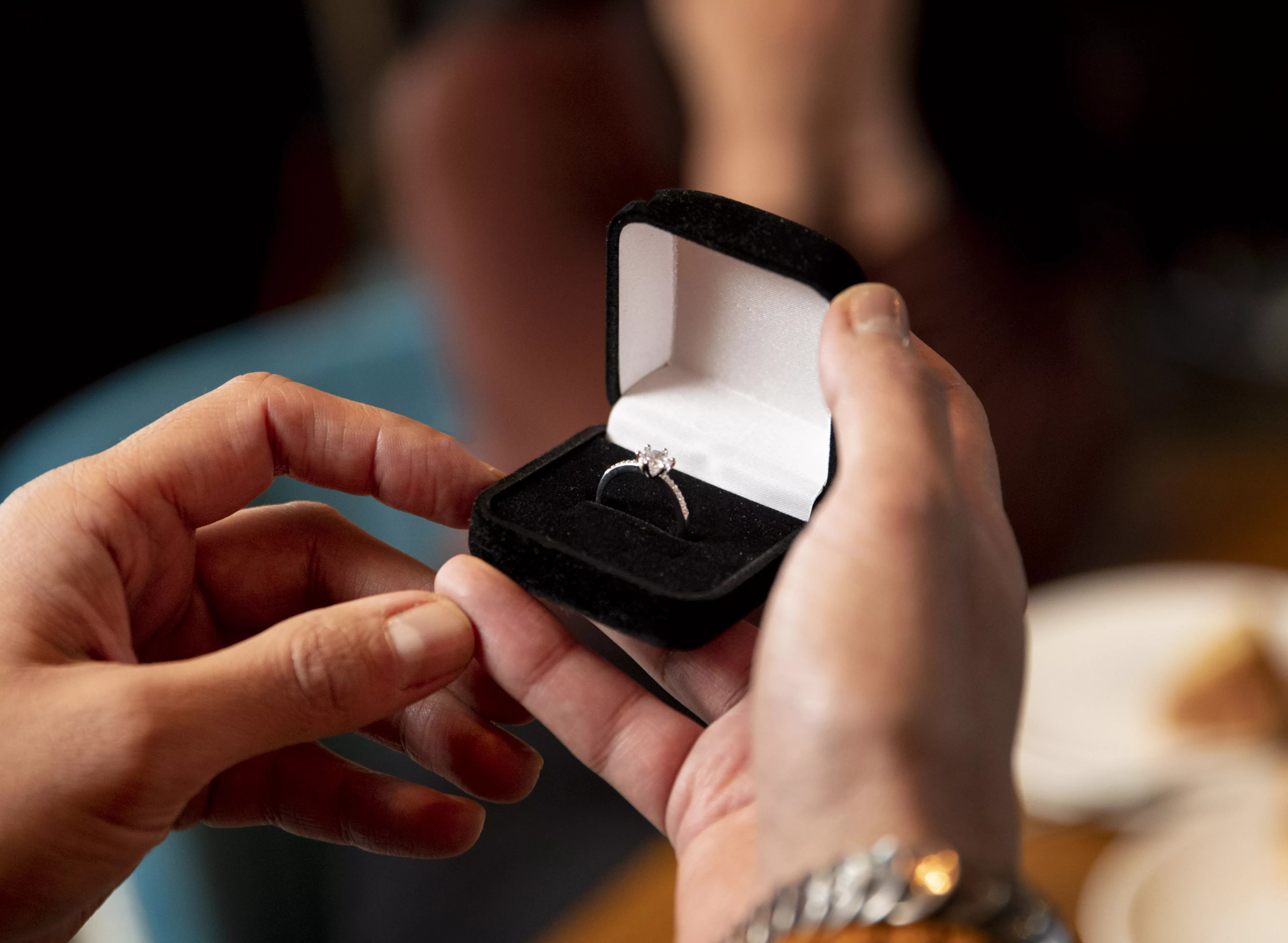 買鑽石戒指前記得收集情報，選擇你們都滿意的款式。