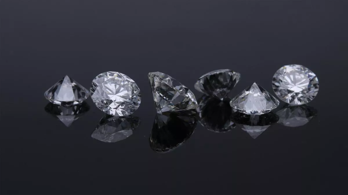 鑽石4C表：購買前先了解鑽石評價標準，挑選心目中理想的鑽石