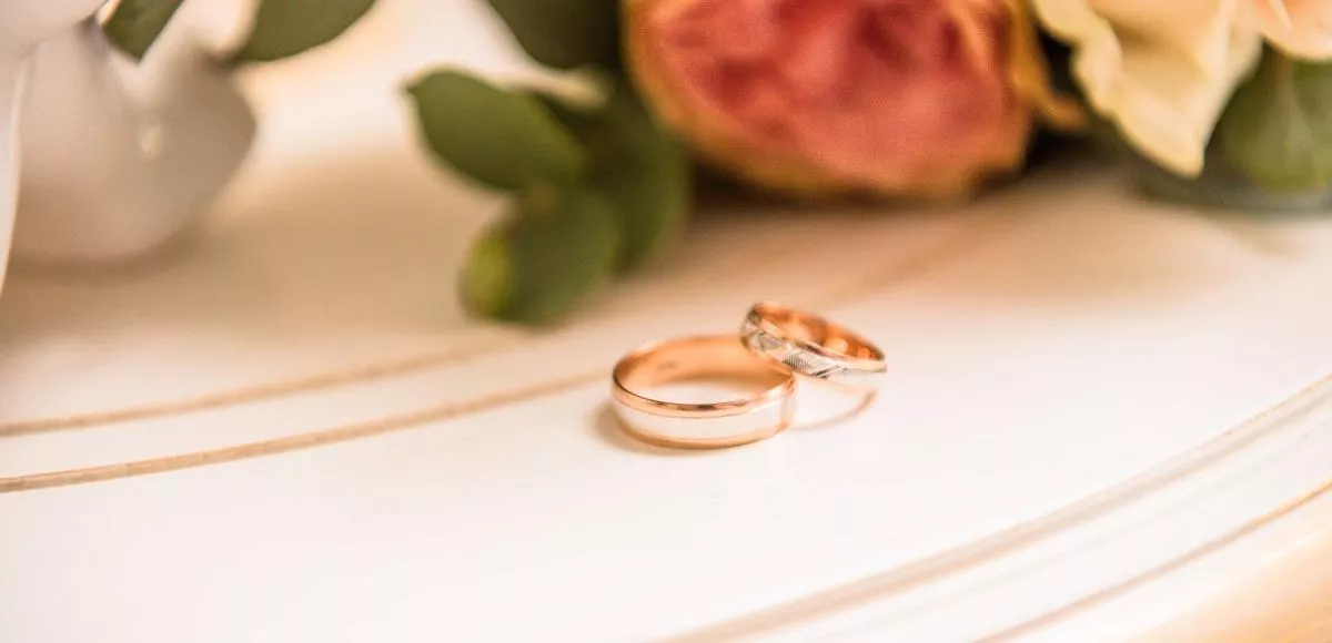 婚戒挑選方式大公開：掌握4個訣竅，挑出想戴一輩子的婚戒